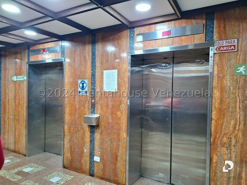 Oficina en Sabana Grande, Caracas – 22