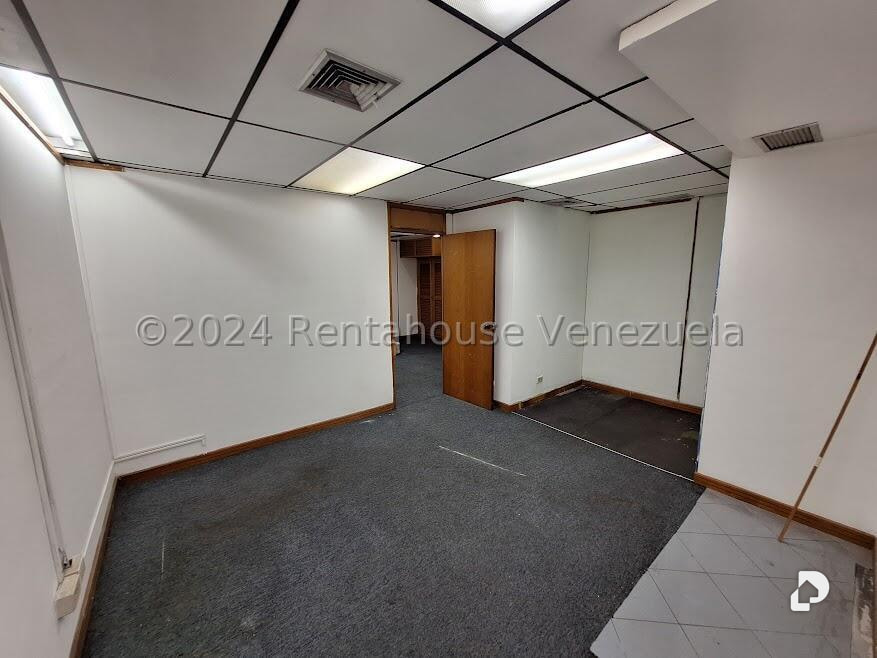 Oficina en Sabana Grande, Caracas – 13