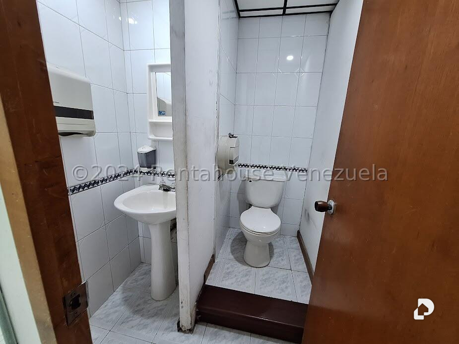 Oficina en Sabana Grande, Caracas – 12