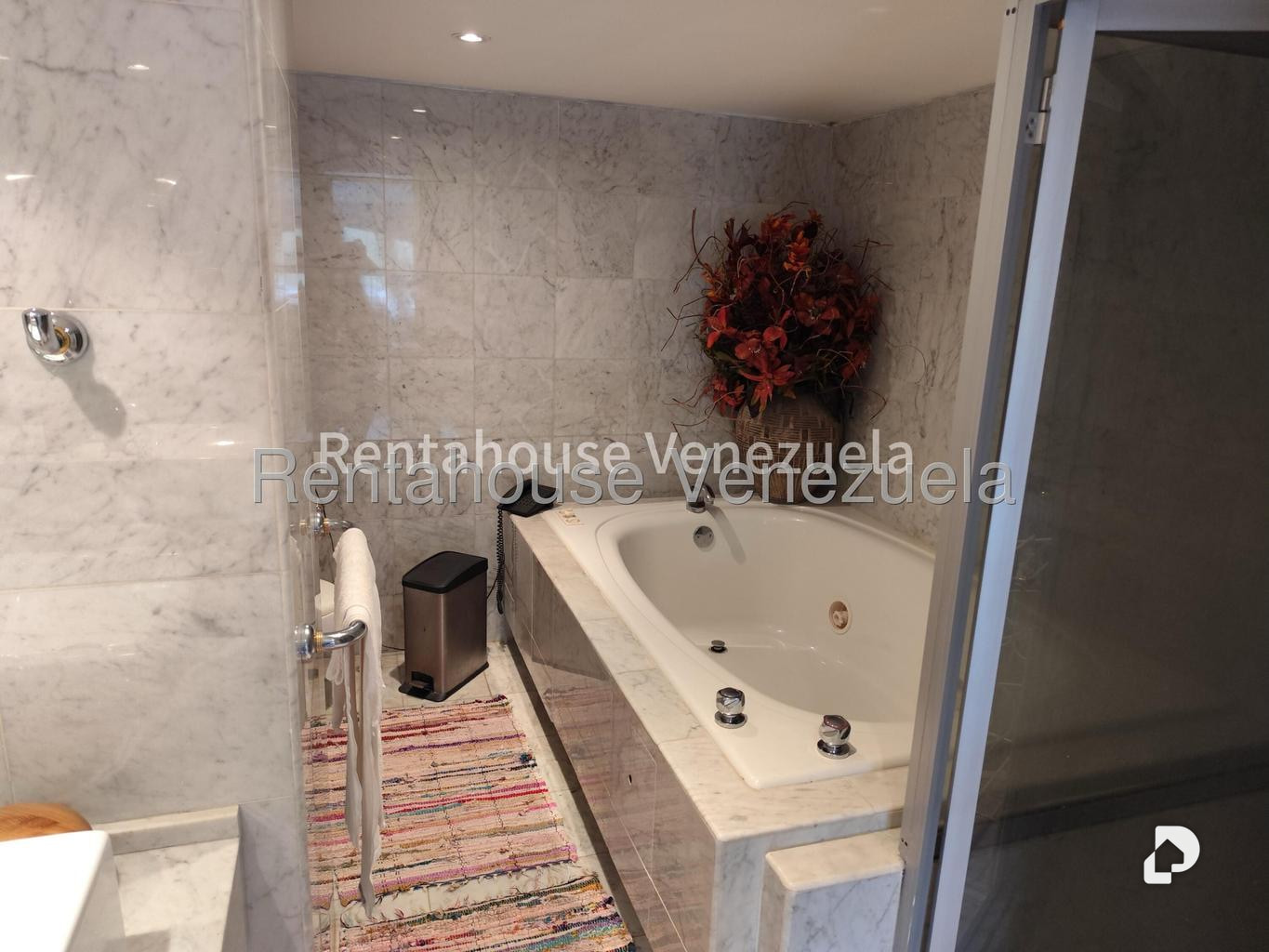 Apartamento en Lomas de La Lagunita, Caracas – 15