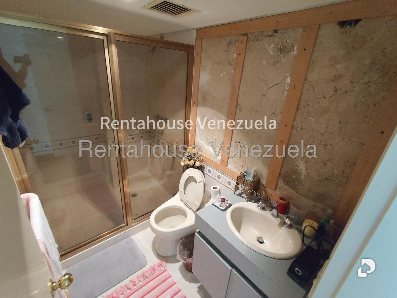 Apartamento en Lomas de La Lagunita, Caracas – 19
