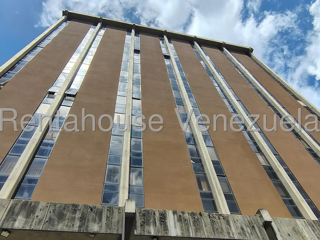 Oficina en La Urbina, Caracas - 1