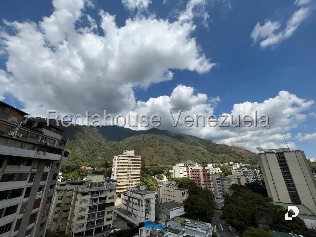 Apartamento en San Bernardino, Caracas – 12