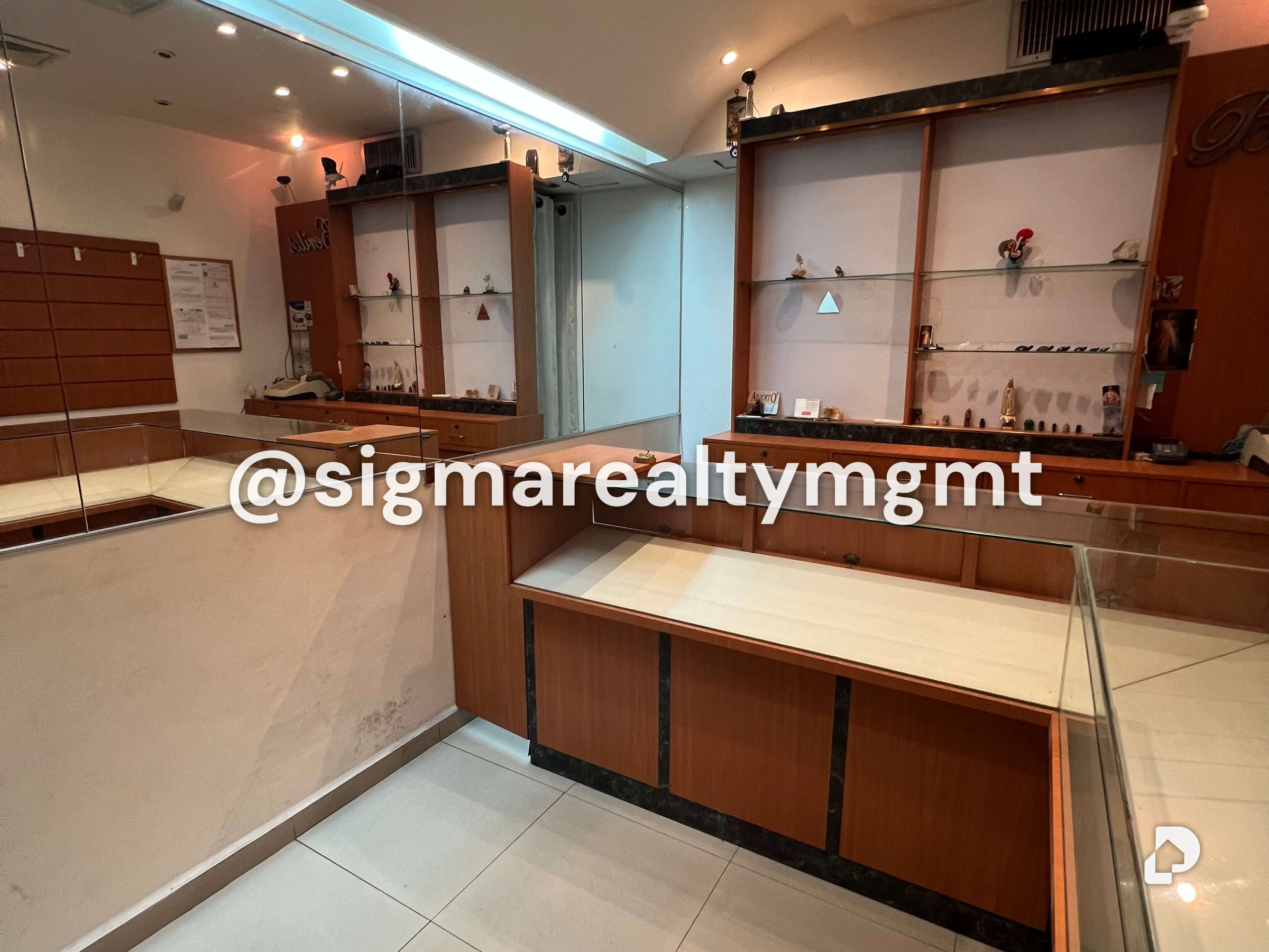 Commercial space in Los Palos Grandes, Caracas – 3