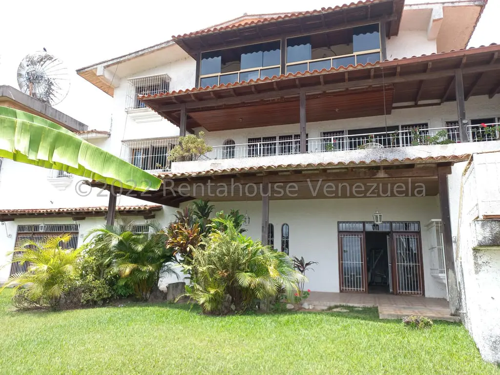 House in La Lagunita Country Club, Caracas - 1