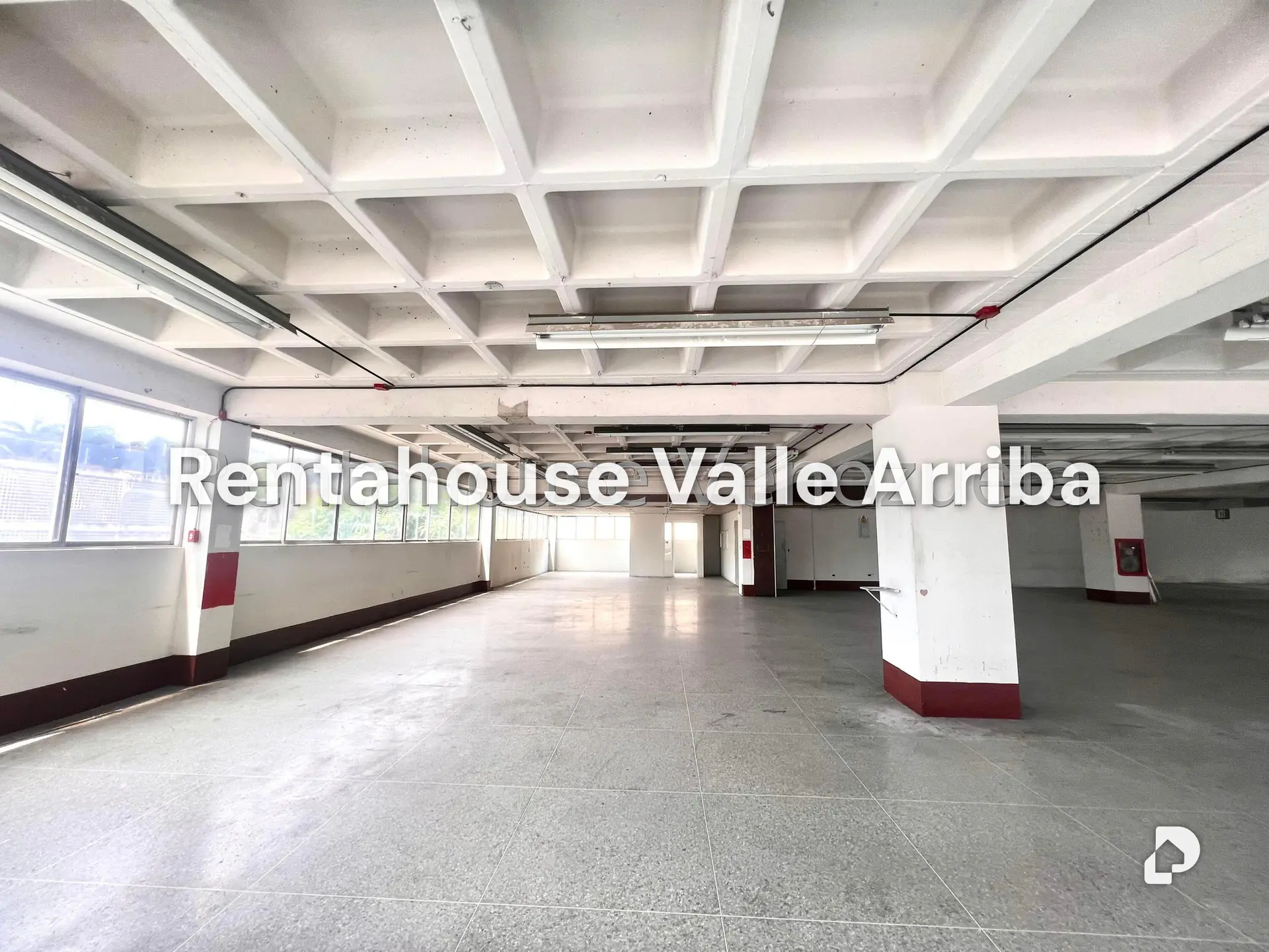 Local comercial en La Urbina, Caracas