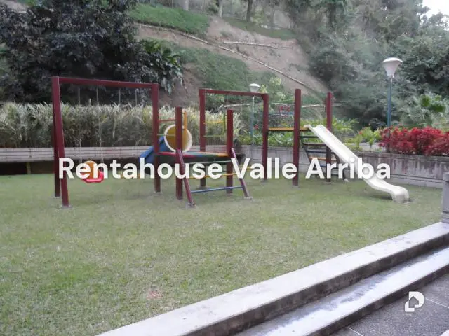 Apartamento en Lomas de La Lagunita, Caracas – 23