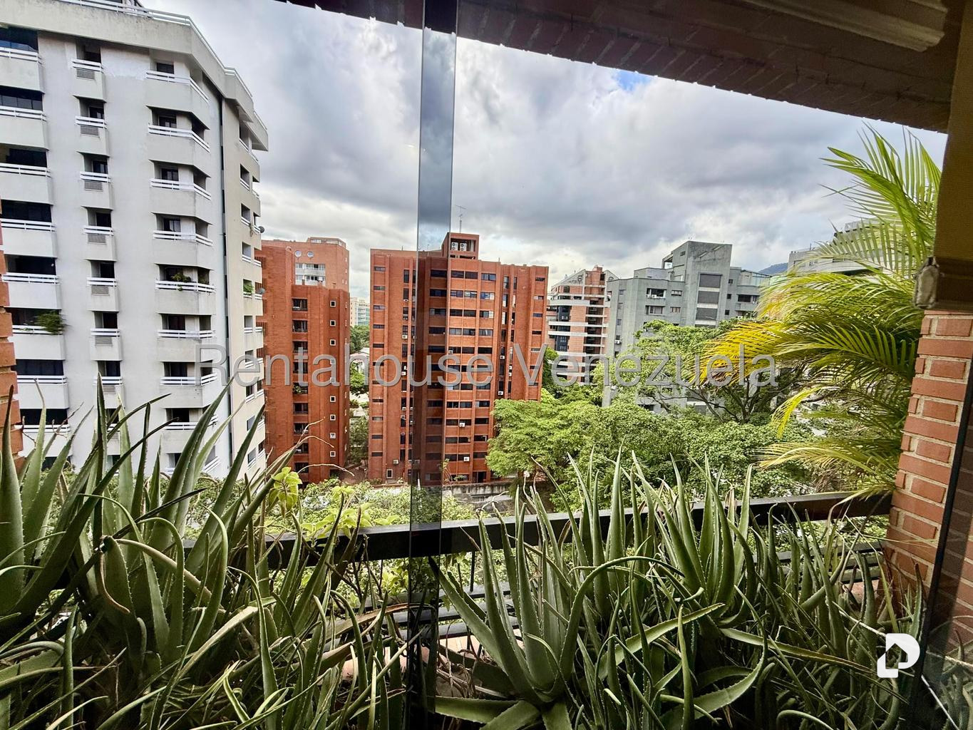 Apartamento en El Rosal, Caracas – 10
