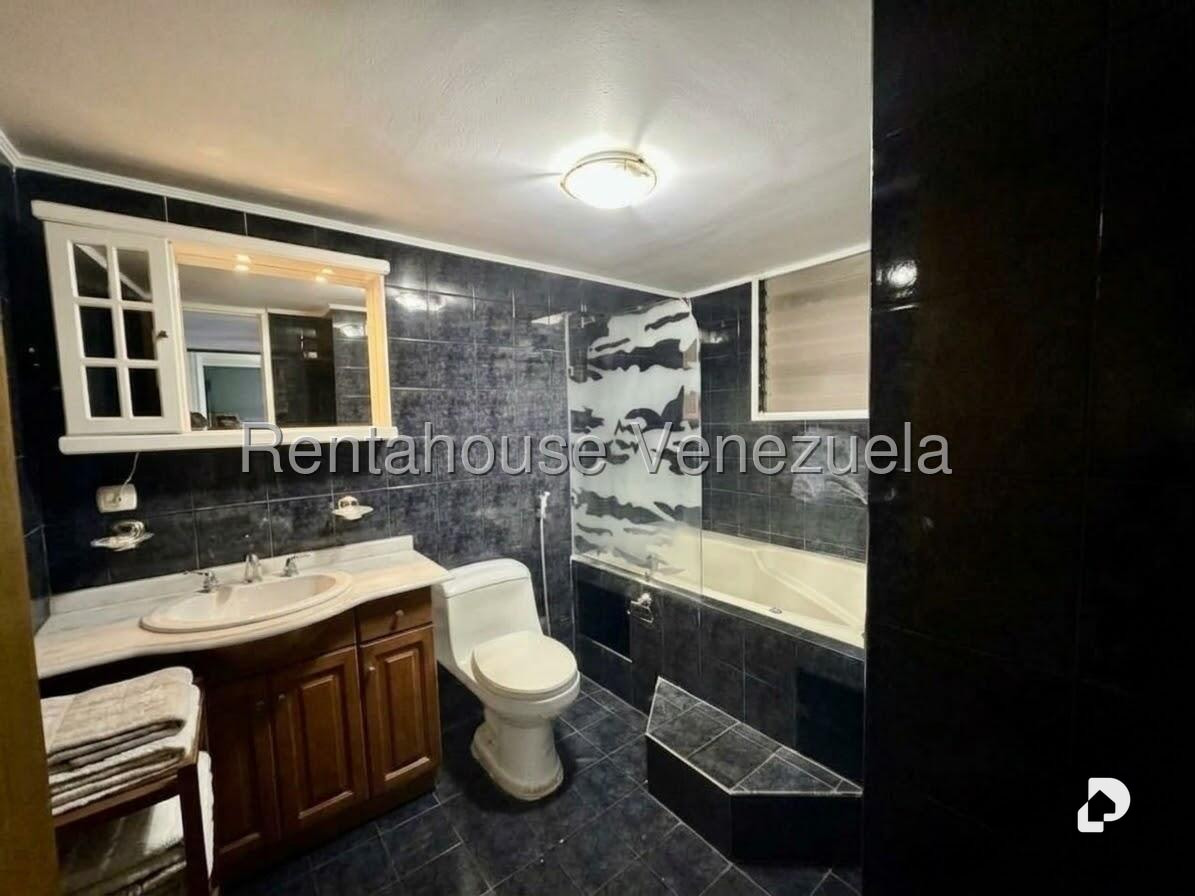 Apartamento en El Rosal, Caracas – 17