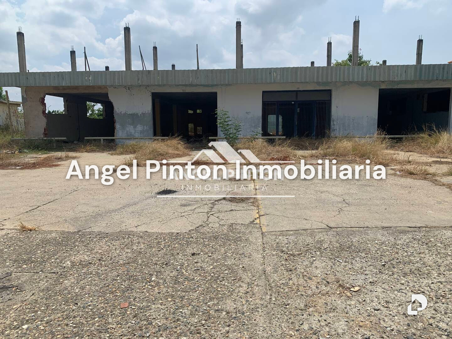 Land in La Misión, Cabimas – 4