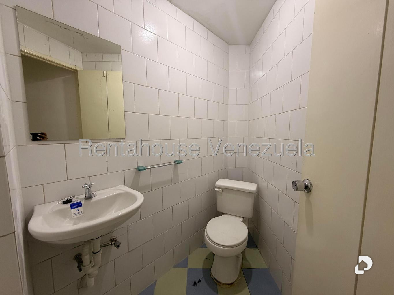 Local comercial en La Carlota, Caracas – 11