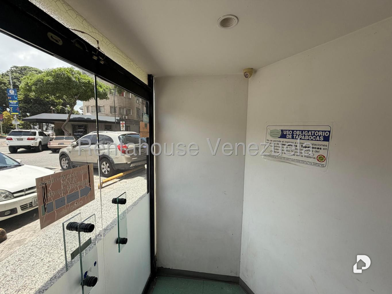 Local comercial en La Carlota, Caracas – 22