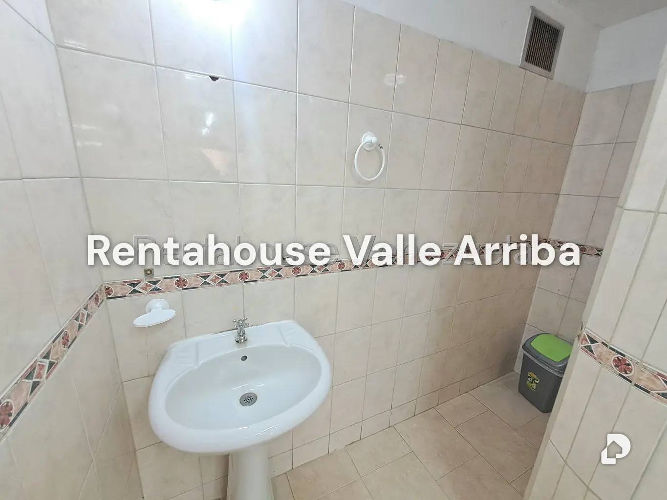 Apartamento en Los Palos Grandes, Caracas – 17