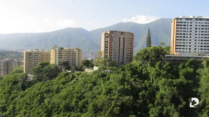 Apartamento en Las Mesetas de Santa Rosa de Lima, Caracas – 3