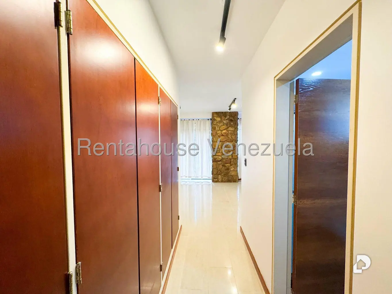 Apartamento en Los Naranjos de las Mercedes, Caracas – 18