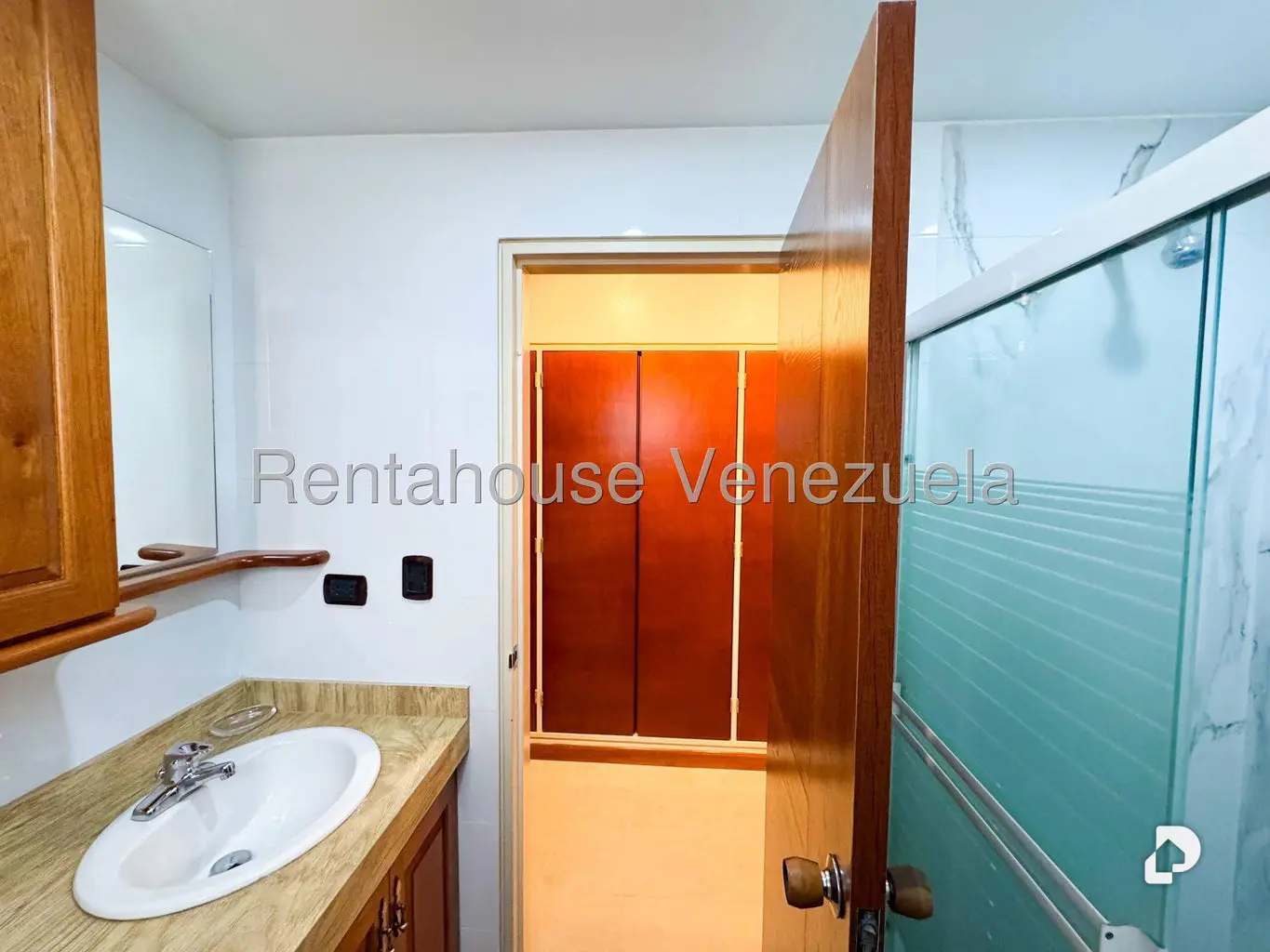 Apartamento en Los Naranjos de las Mercedes, Caracas – 23