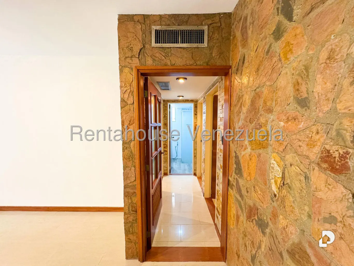 Apartamento en Los Naranjos de las Mercedes, Caracas – 17