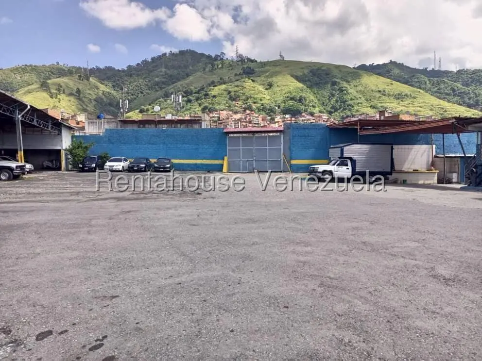 Garaje/Estacionamiento en Catia, Caracas - 1