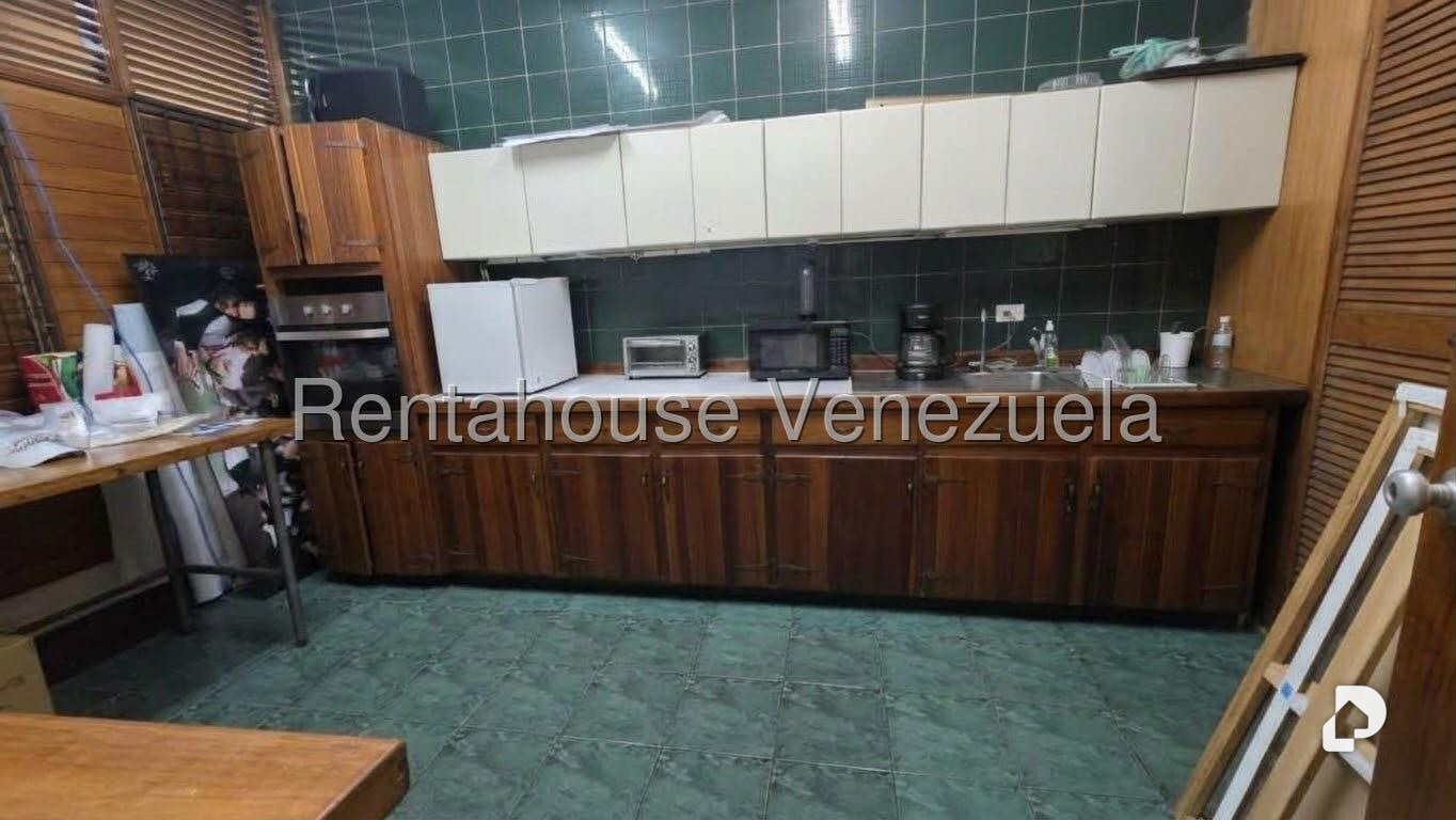 Oficina en Los Palos Grandes, Caracas – 5