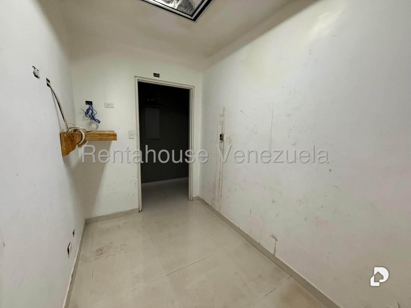 Local comercial en Santa Rosa de Lima, Caracas