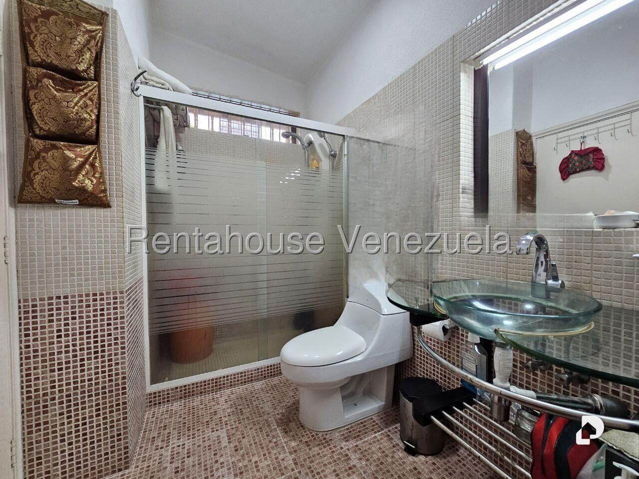 Casa en Los Palos Grandes, Caracas – 22