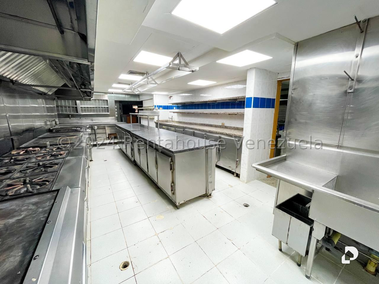 Local comercial en Los Palos Grandes, Caracas – 19