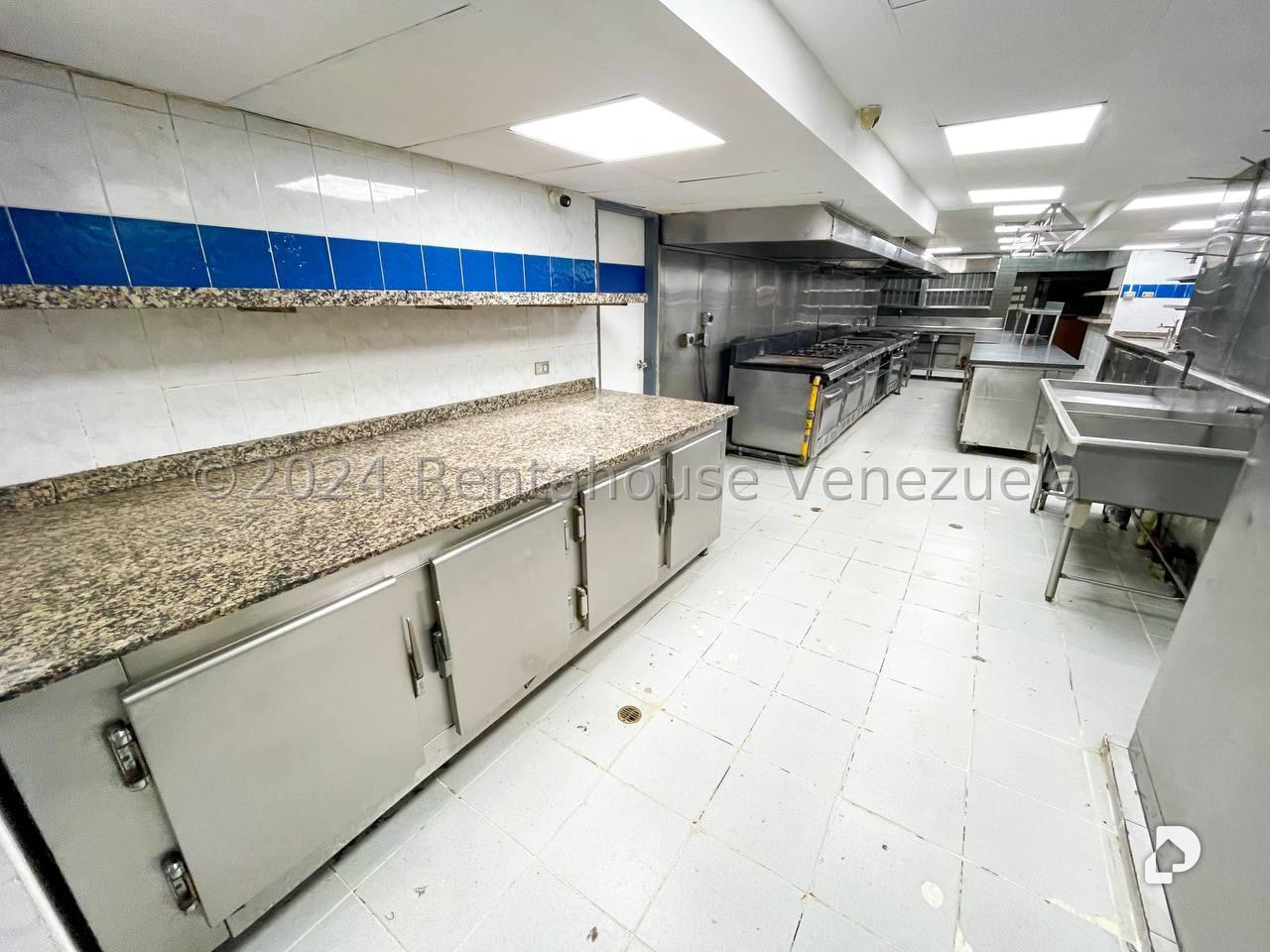 Local comercial en Los Palos Grandes, Caracas – 15