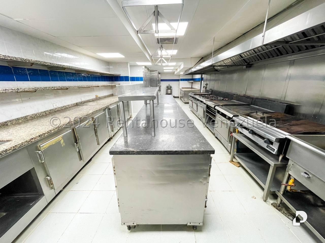 Local comercial en Los Palos Grandes, Caracas – 13