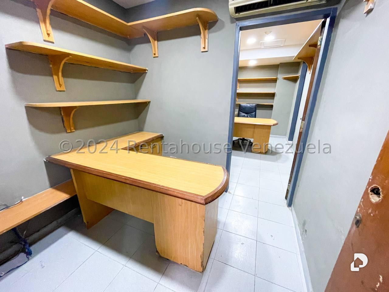 Local comercial en Los Palos Grandes, Caracas – 23