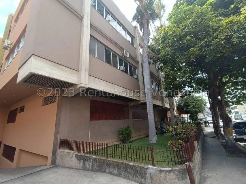 Edificio en La Urbina, Caracas - 1