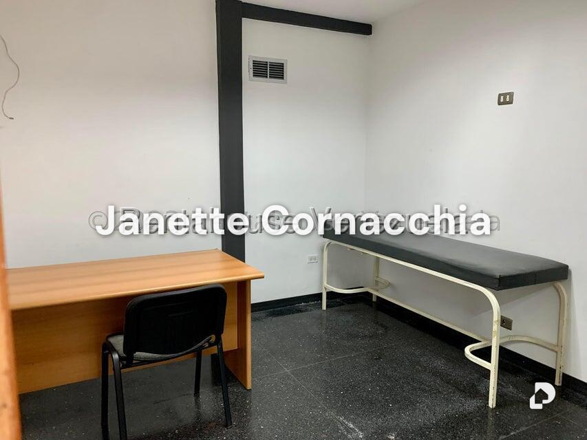 Local comercial en Chuao, Caracas – 8