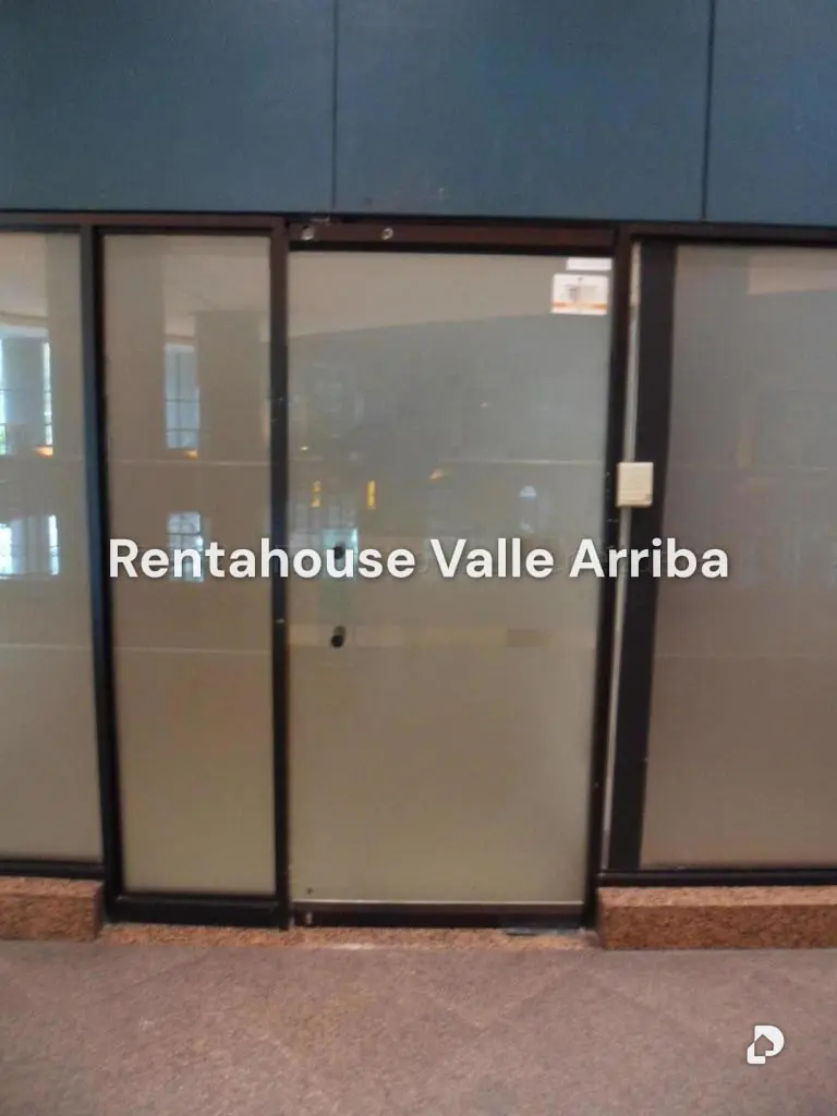 Local comercial en El Rosal, Caracas – 25