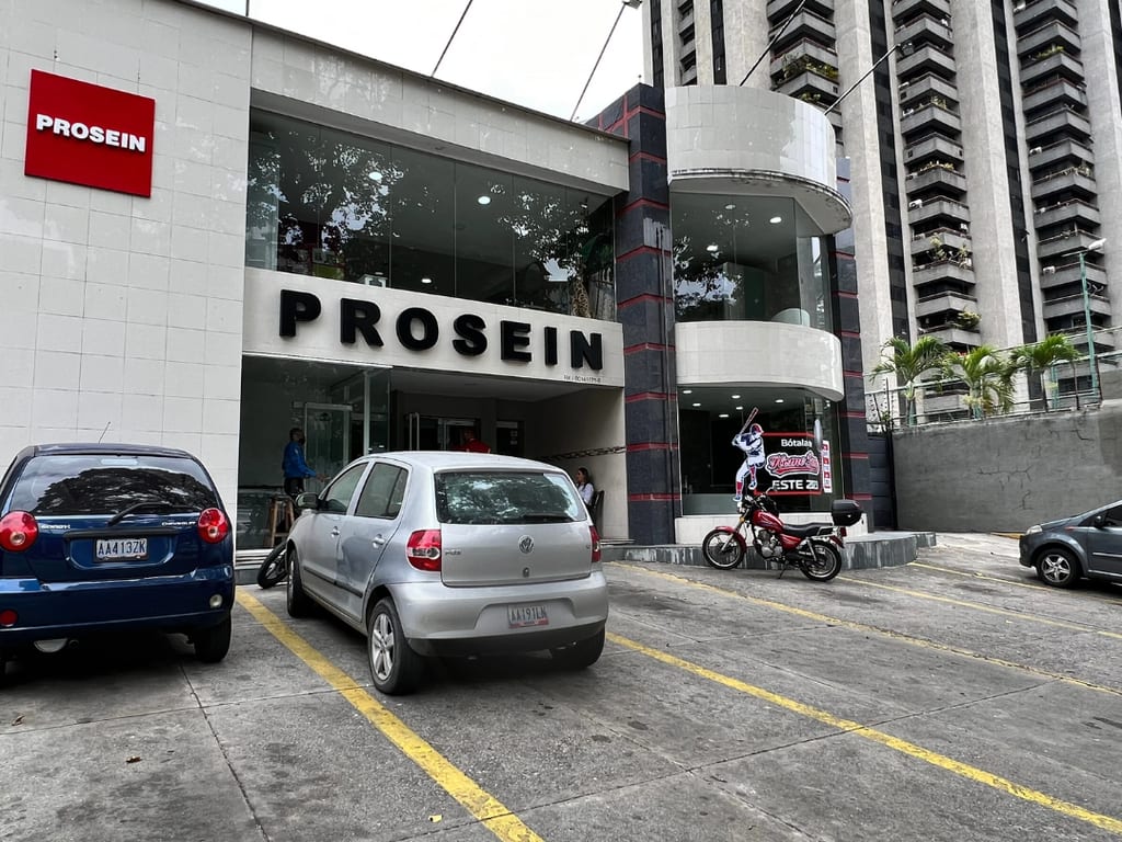 Commercial space in El Bosque, Caracas - 1