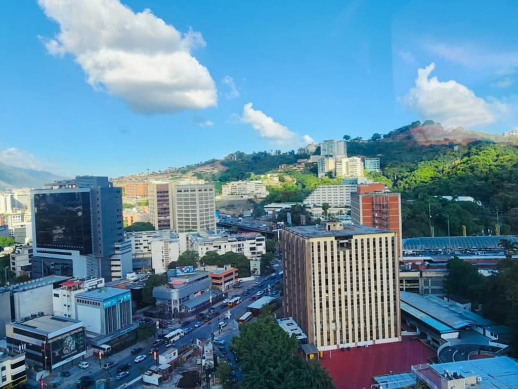 Oficina en Las Mercedes, Caracas - 1