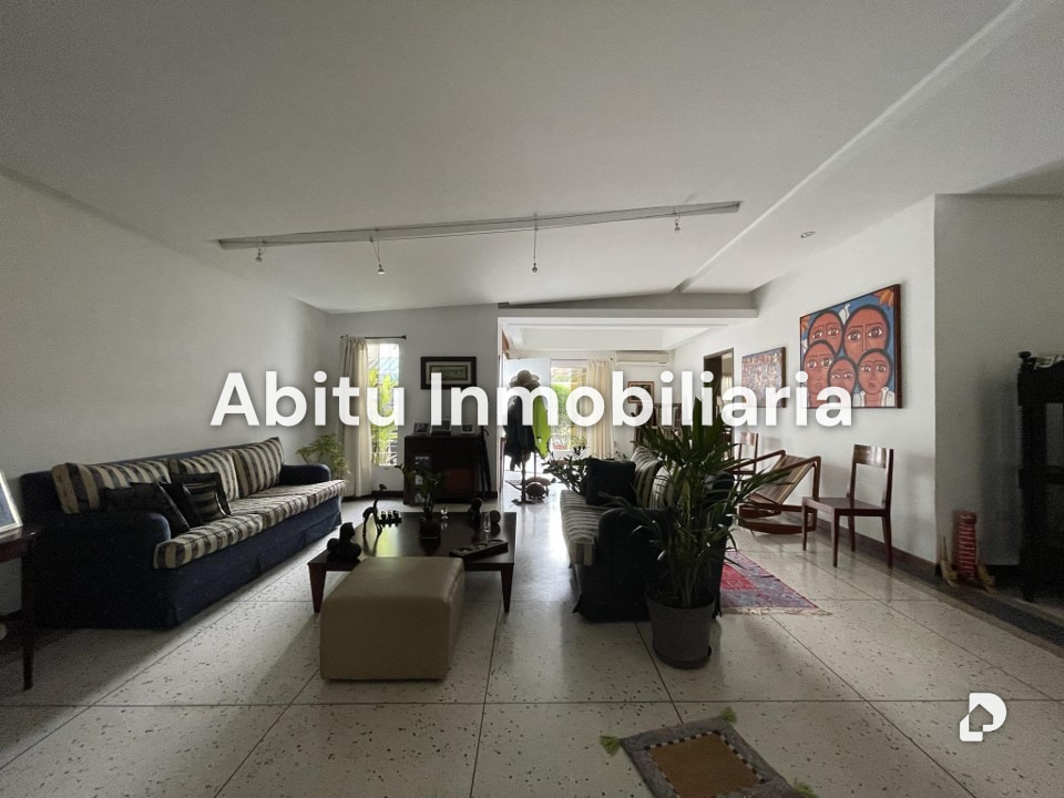 Casa en La Castellana, Caracas – 12