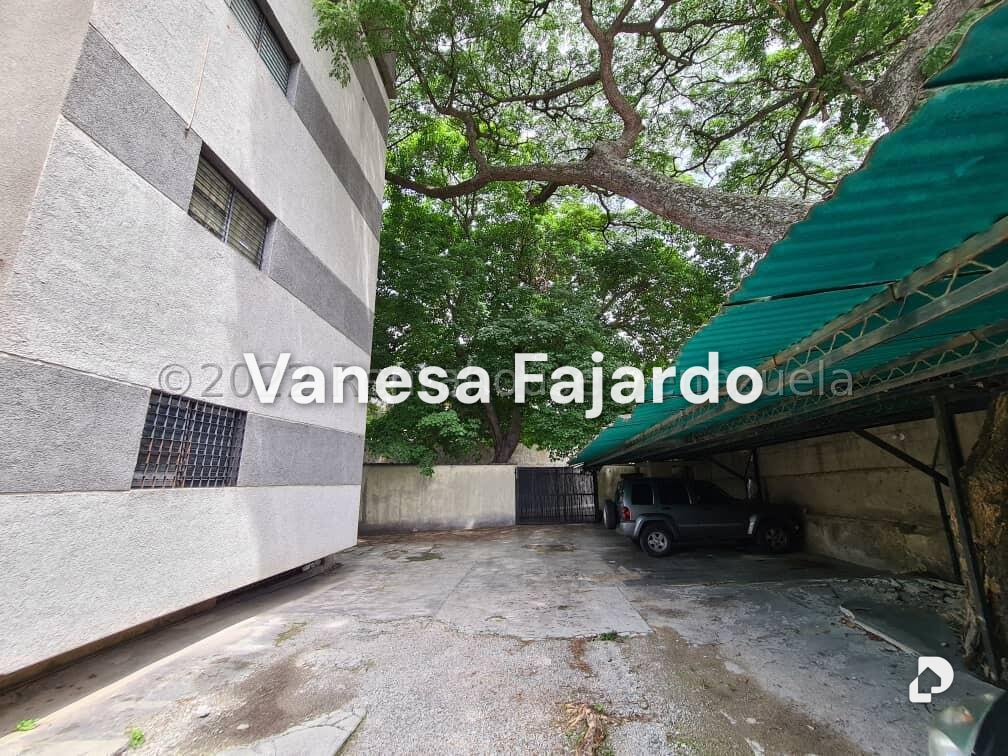 Edificio en La Florida, Caracas – 6
