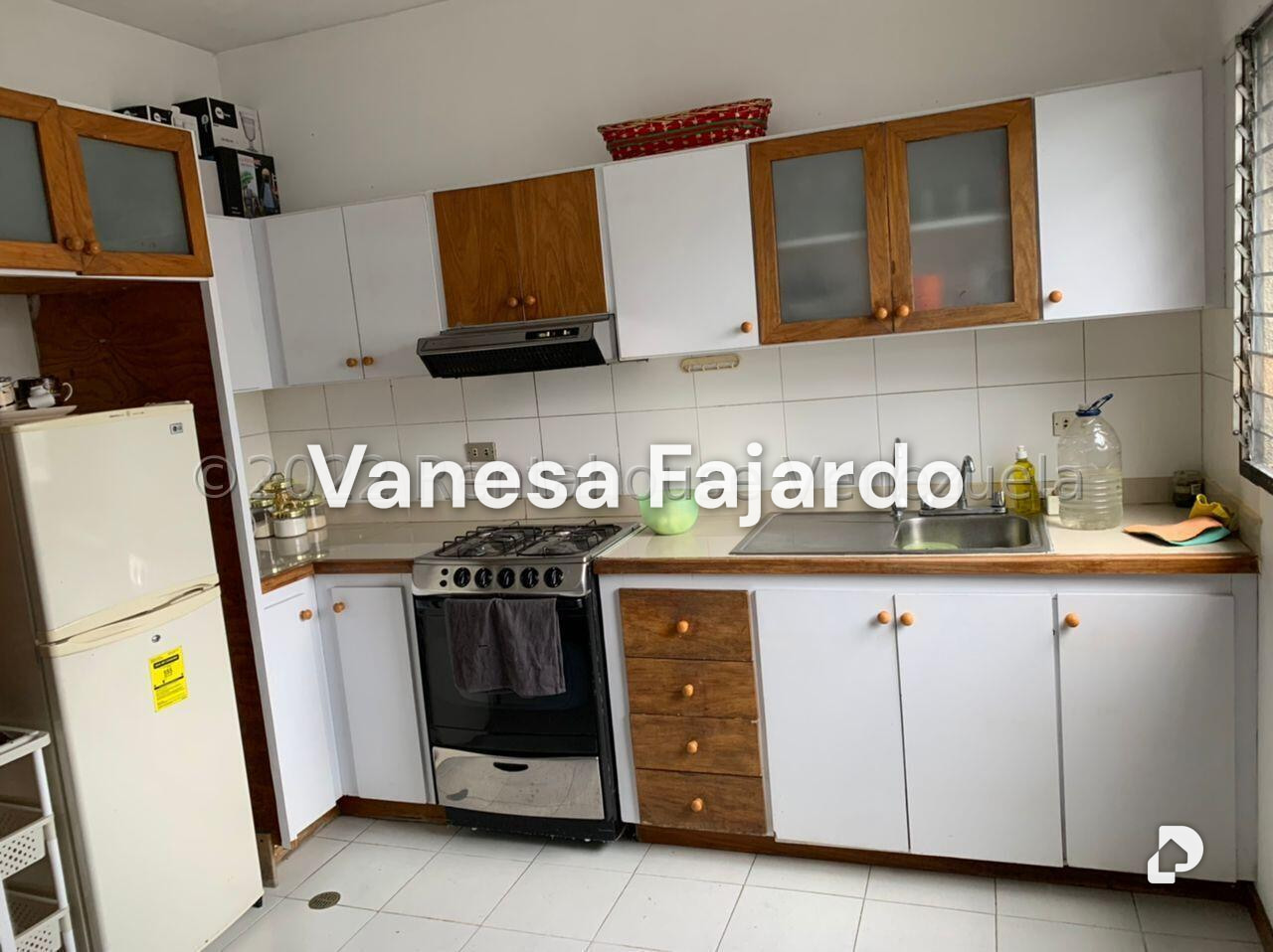 Edificio en La Florida, Caracas – 19