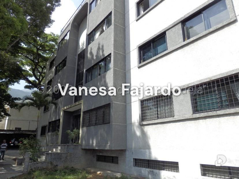 Edificio en La Florida, Caracas – 3