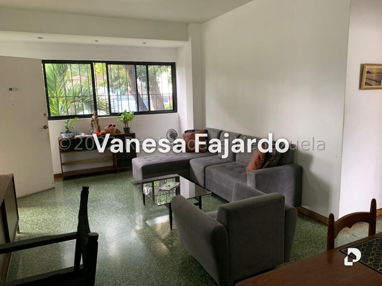 Edificio en La Florida, Caracas – 16