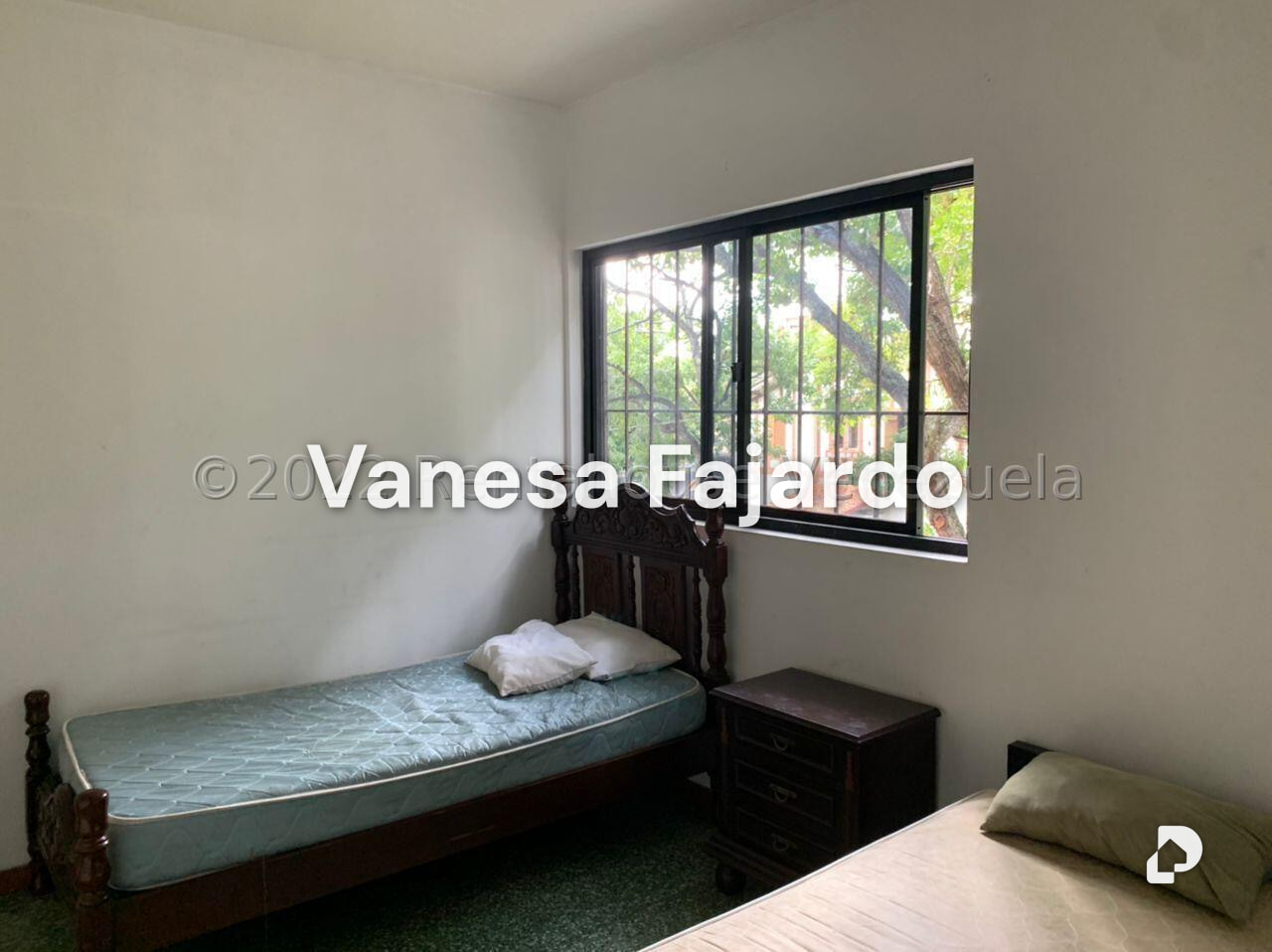 Edificio en La Florida, Caracas – 25