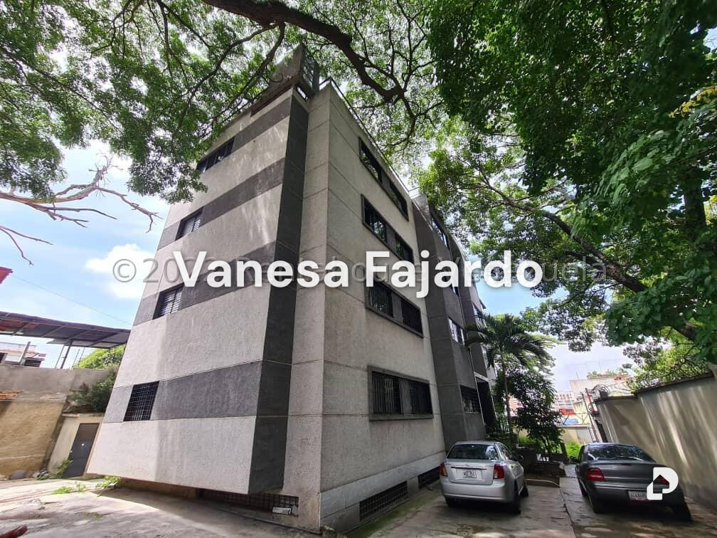 Edificio en La Florida, Caracas – 4