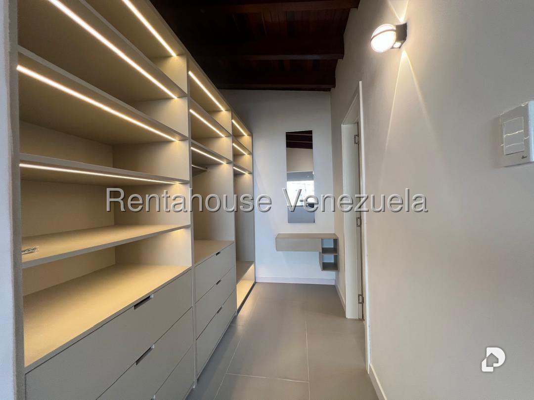 Casa en Los Palos Grandes, Caracas – 23