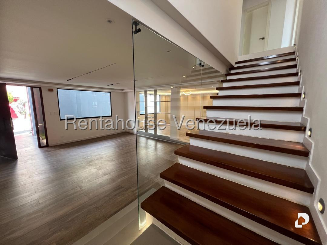 Casa en Los Palos Grandes, Caracas – 26