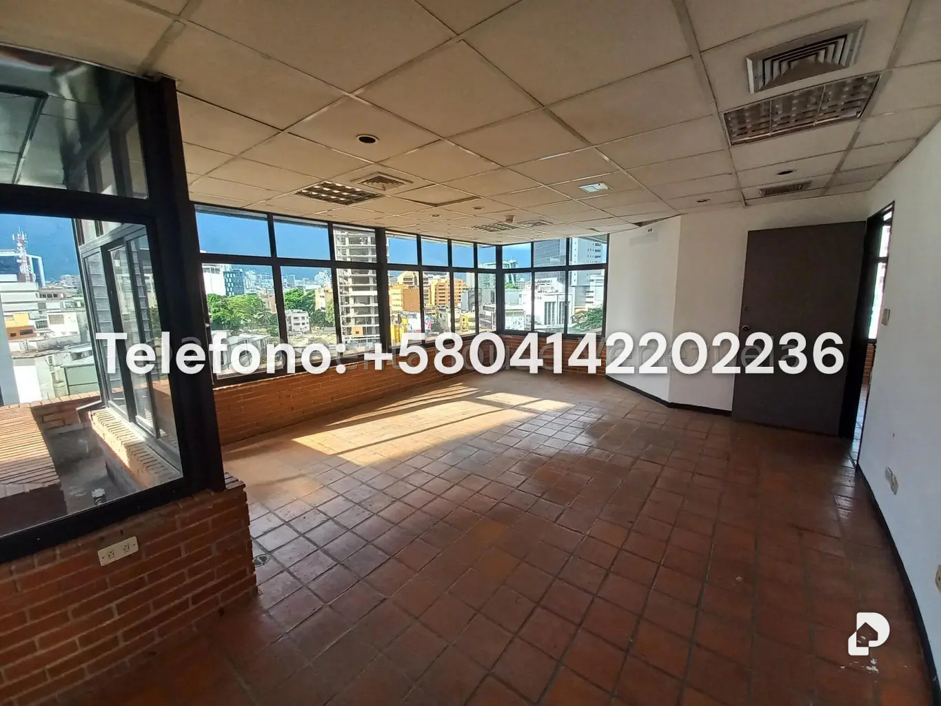 Oficina en Las Mercedes, Caracas – 17
