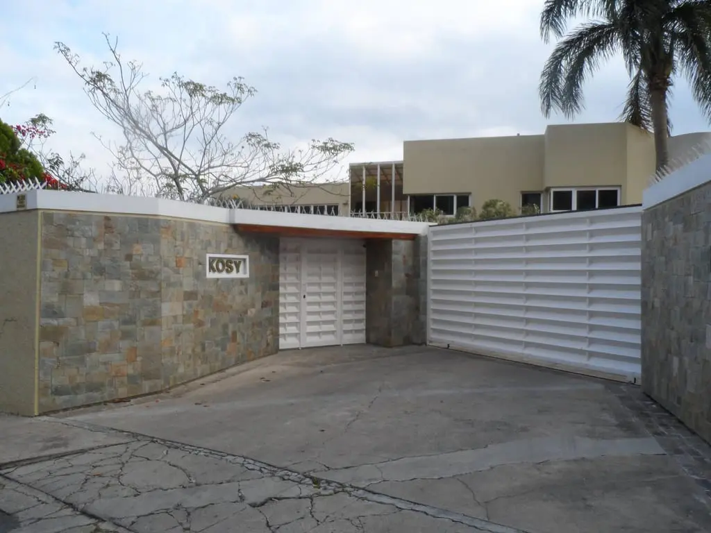 Casa en La Lagunita Country Club, Caracas - 1