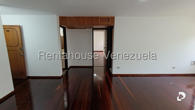 Apartamento en Altamira, Caracas – 15