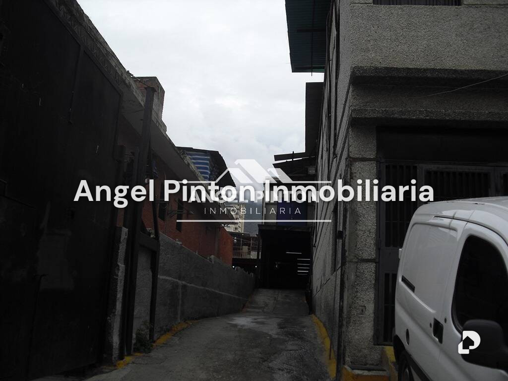 Edificio en Boleíta Sur, Caracas – 31