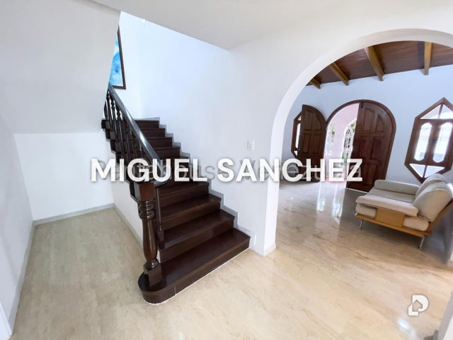 Casa en Santa Paula, Caracas – 12