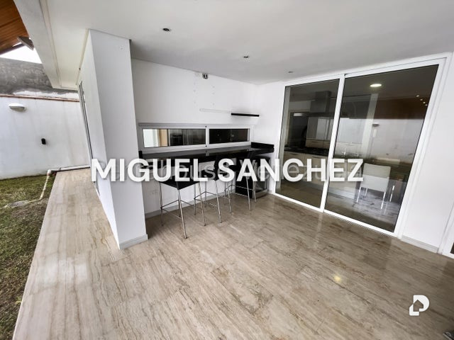 Casa en Santa Paula, Caracas – 25