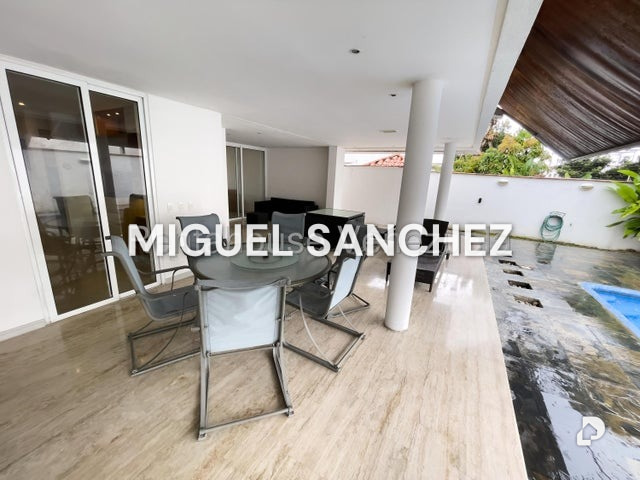 Casa en Santa Paula, Caracas – 26